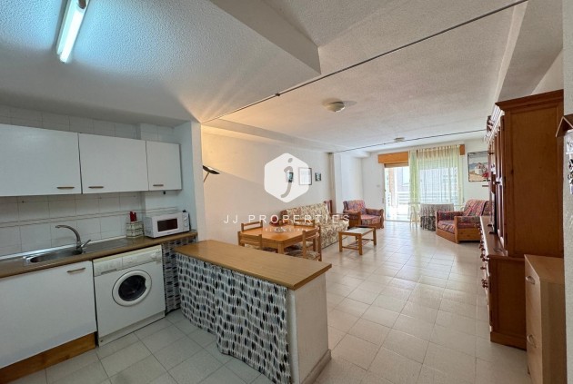 Apartment / flat - Resale - Torrevieja -
                Centro