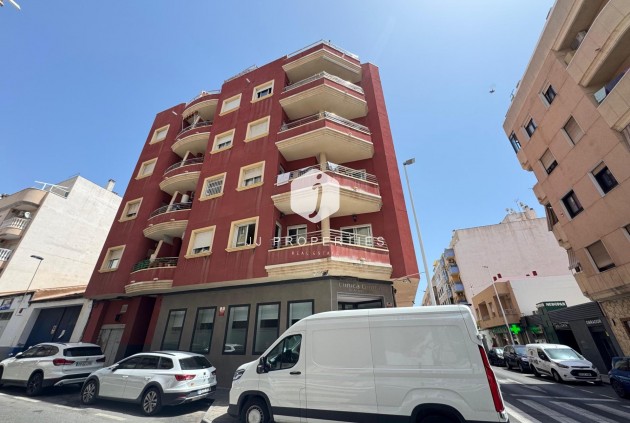 Apartment / flat - Resale - Torrevieja -
                Costa Blanca