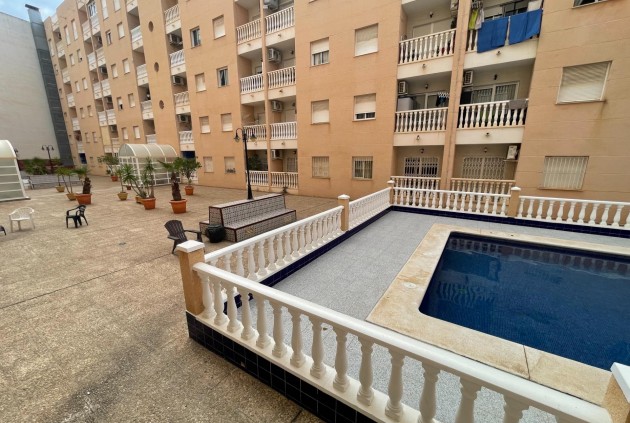 Apartment / flat - Resale - Torrevieja -
                Estacion de autobuses