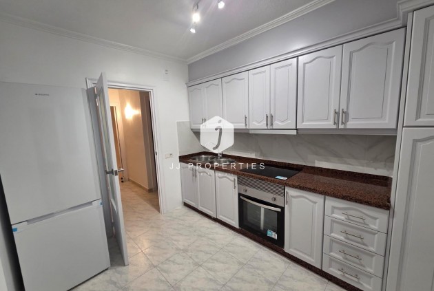Apartment / flat - Resale - Torrevieja -
                Estacion de autobuses