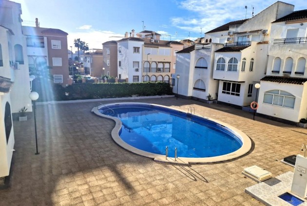 Apartment / flat - Resale - Torrevieja -
                La veleta