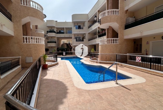 Appartement - D'occasion - Jacarilla -
                Inland