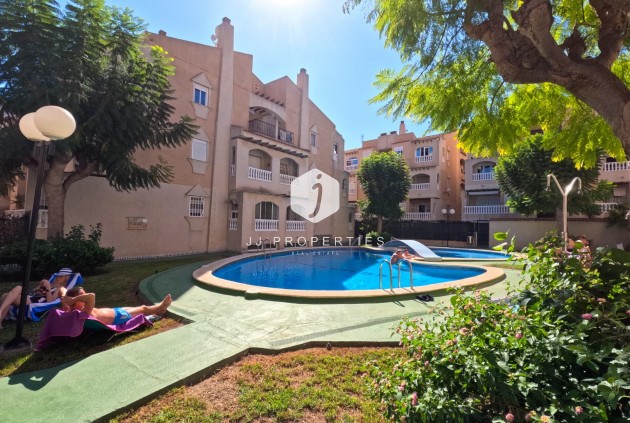 Appartement - D'occasion -
            Torrevieja - C-12037