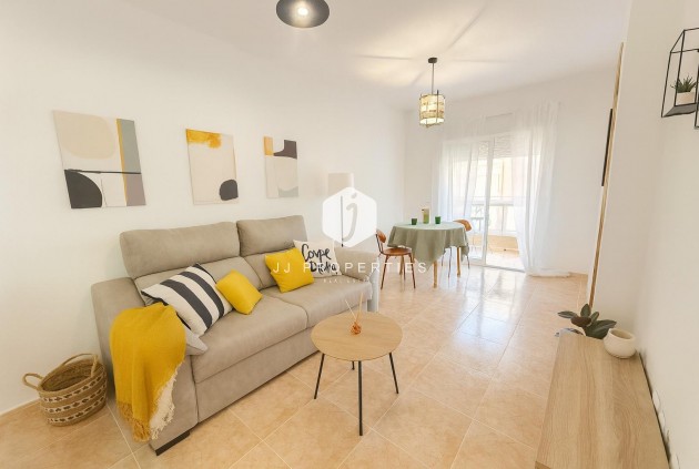 Appartement - D'occasion -
            Torrevieja - C-84300