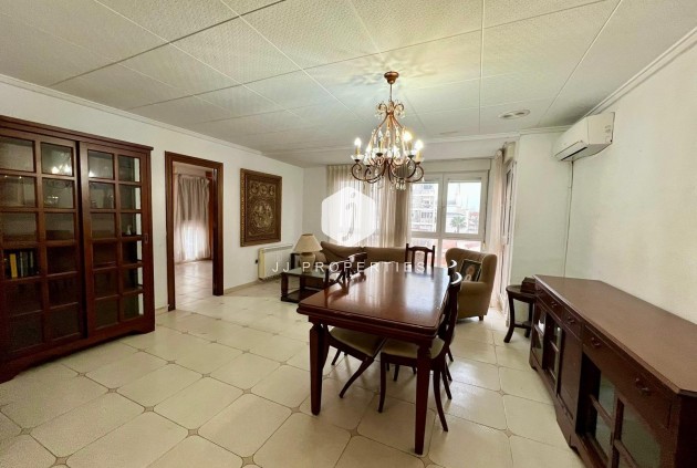 Appartement - D'occasion - Torrevieja -
                Centro