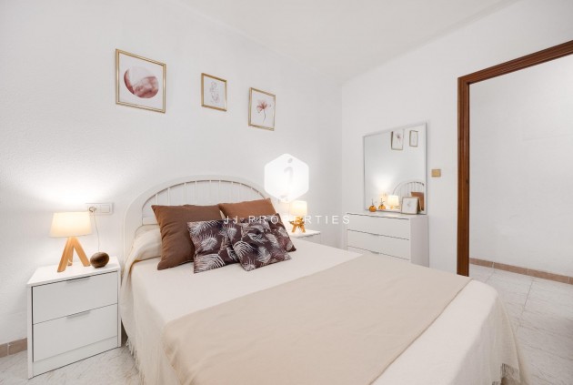 Appartement - D'occasion - Torrevieja -
                Estacion de autobuses