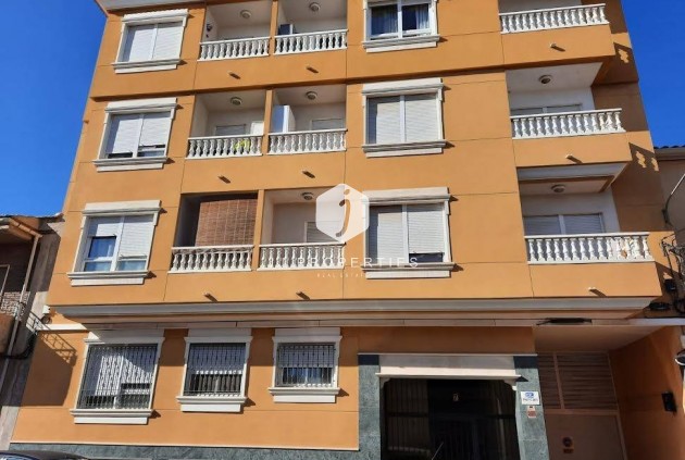 Appartement / flat - Tweedehands - Almoradí -
                Colegio Canales Y Martinez