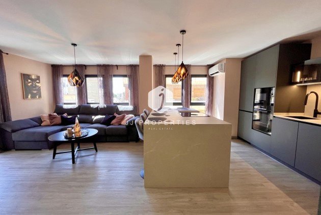 Appartement / flat - Tweedehands - Almoradí -
                Inland