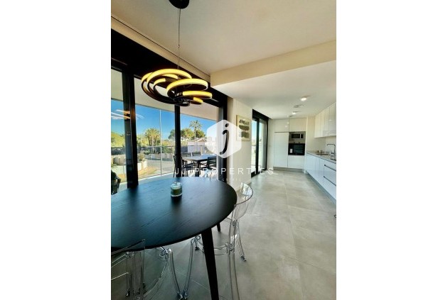 Appartement / flat - Tweedehands - Dehesa de Campoamor -
                Costa Blanca