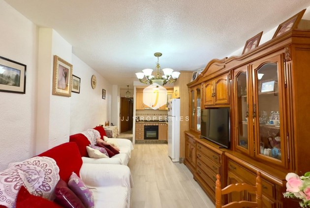 Appartement / flat - Tweedehands - Guardamar del Segura -
                Centro