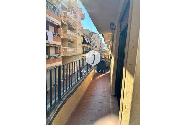 Appartement / flat - Tweedehands - Guardamar del Segura -
                Guardamar