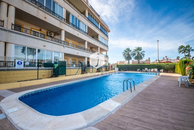 Appartement / flat - Tweedehands - Orihuela Costa -
                Costa Blanca