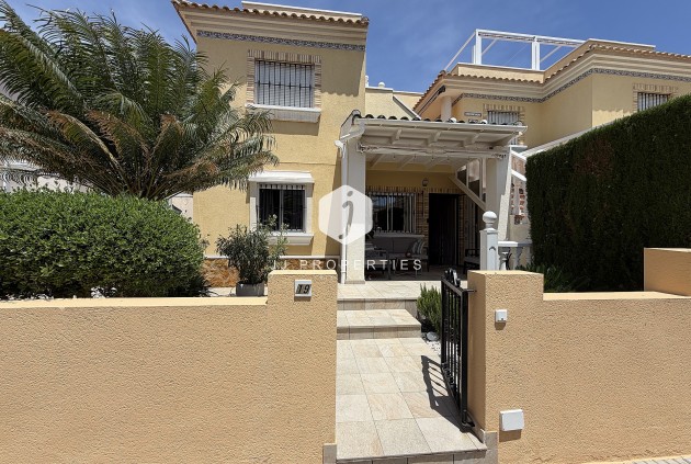 Appartement / flat - Tweedehands - Orihuela Costa -
                Costa Blanca