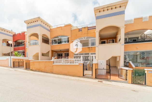 Appartement / flat - Tweedehands - Orihuela Costa -
                Costa Blanca