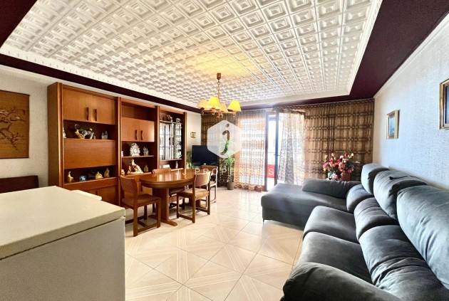 Appartement / flat - Tweedehands - Torrevieja -
                Acequion