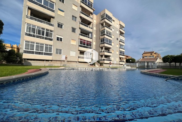 Appartement / flat - Tweedehands -
            Torrevieja - C-63684