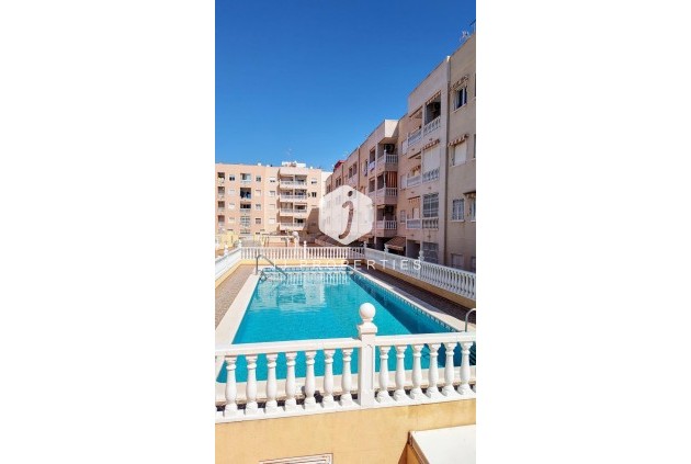 Appartement / flat - Tweedehands -
            Torrevieja - C-75214