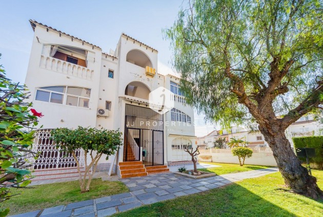 Appartement / flat - Tweedehands - Torrevieja -
                Calas blanca