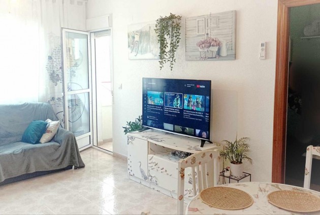 Appartement / flat - Tweedehands - Torrevieja -
                Centro