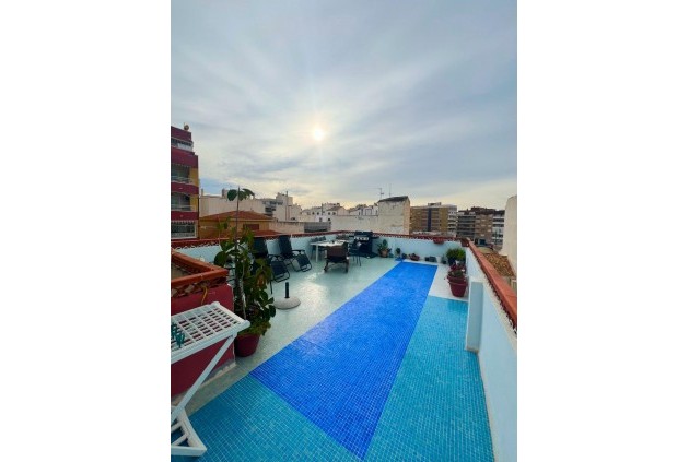 Appartement / flat - Tweedehands - Torrevieja -
                Centro