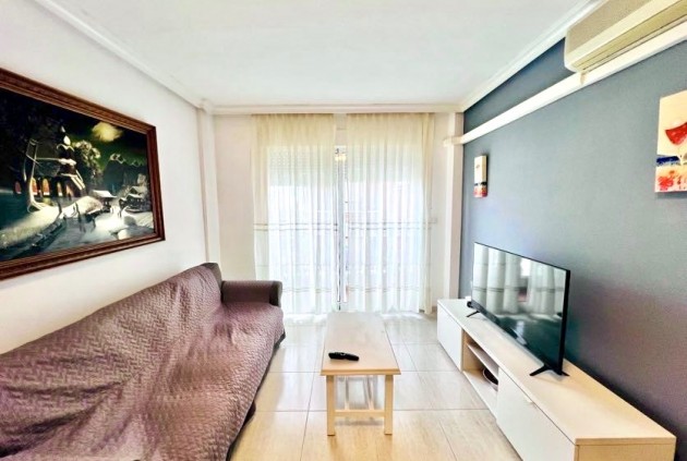 Appartement / flat - Tweedehands - Torrevieja -
                Centro