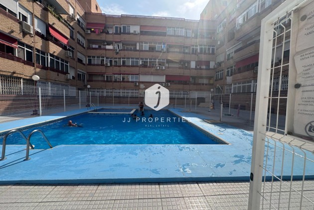 Appartement / flat - Tweedehands - Torrevieja -
                Centro