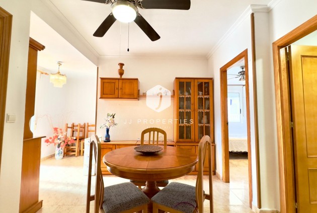 Appartement / flat - Tweedehands - Torrevieja -
                Centro