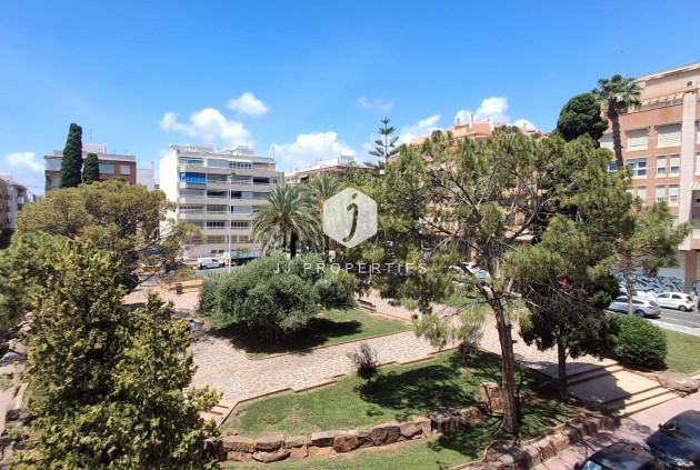 Appartement / flat - Tweedehands - Torrevieja -
                Centro