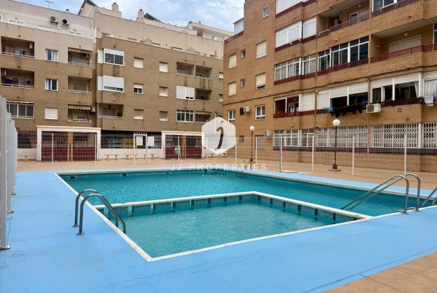 Appartement / flat - Tweedehands - Torrevieja -
                Centro