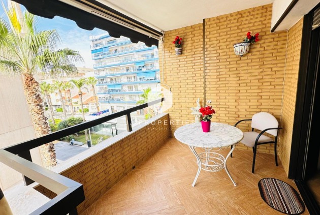 Appartement / flat - Tweedehands - Torrevieja -
                Centro