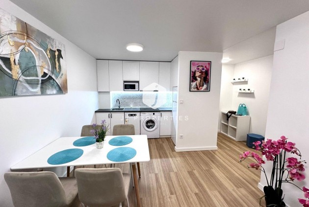 Appartement / flat - Tweedehands - Torrevieja -
                Estacion de autobuses