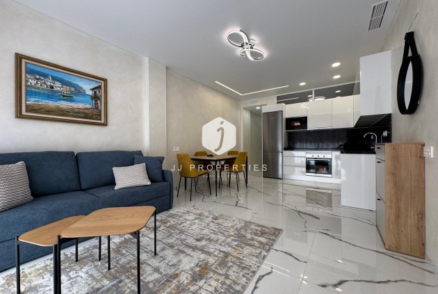 Appartement / flat - Tweedehands - Torrevieja -
                Estacion de autobuses