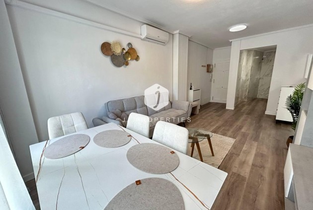 Appartement / flat - Tweedehands - Torrevieja -
                Estacion de autobuses
