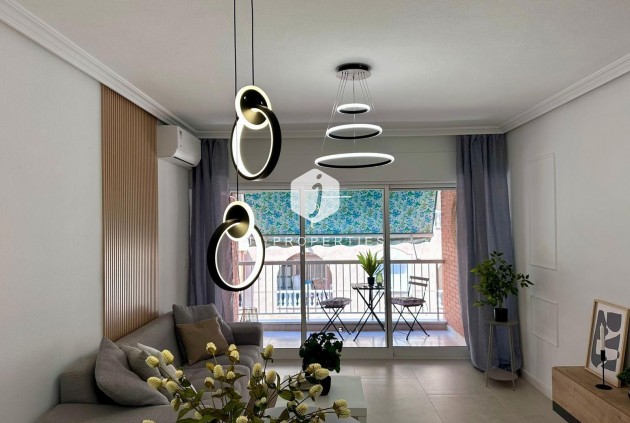 Appartement / flat - Tweedehands - Torrevieja -
                Estacion de autobuses