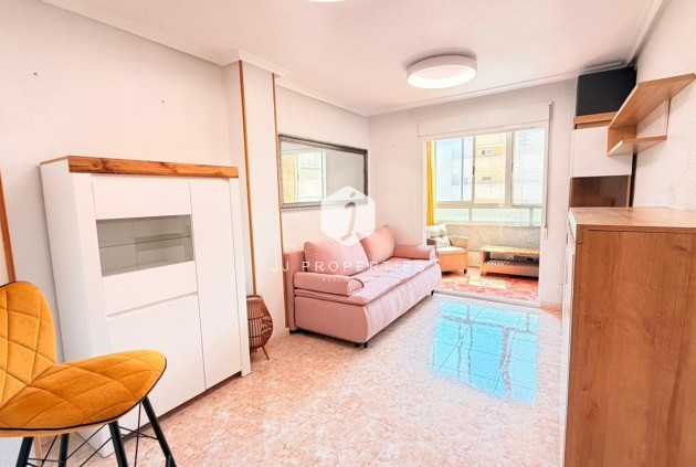 Appartement / flat - Tweedehands - Torrevieja -
                Nueva Torrevieja