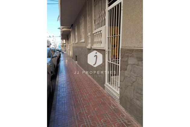 Appartement / flat - Tweedehands - Torrevieja -
                Playa del Cura