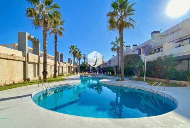Appartement / flat - Tweedehands - Torrevieja -
                Torre la mata