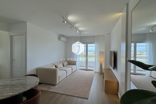 Attique - D'occasion - Punta Prima -
                Costa Blanca