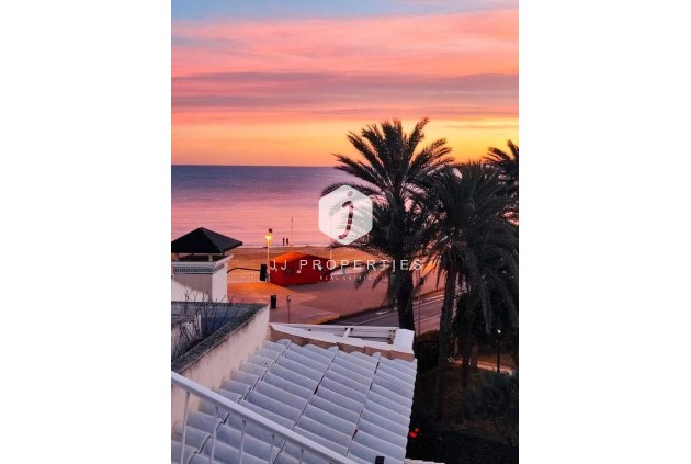 Attique - D'occasion - Torrevieja -
                Playa de los Locos