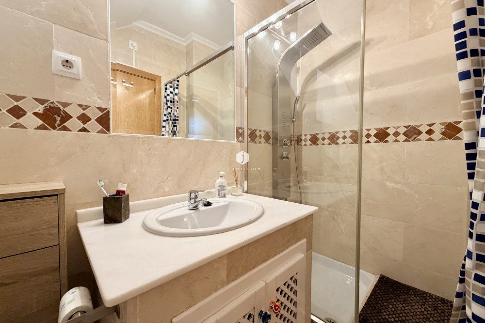 Aus zweiter Hand - Bungalow -
Algorfa - Inland