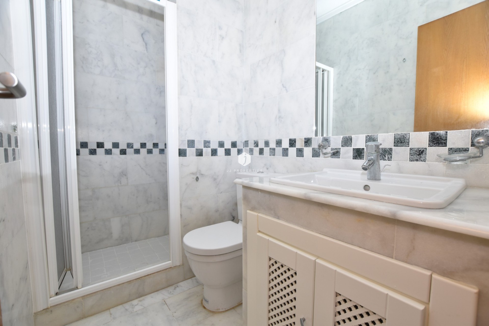 Aus zweiter Hand - Bungalow -
Algorfa - Inland