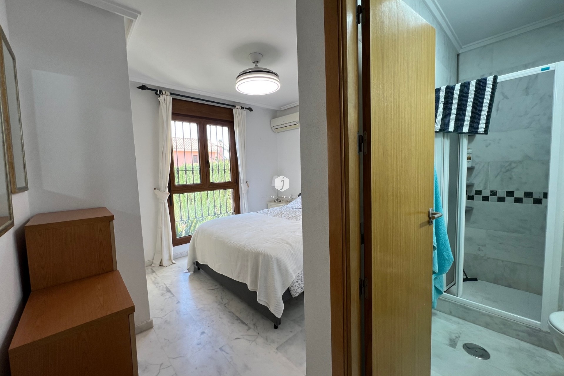 Aus zweiter Hand - Bungalow -
Algorfa - Inland