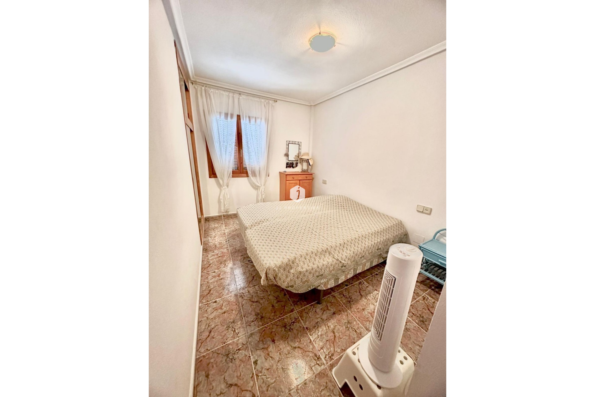 Aus zweiter Hand - Bungalow -
Guardamar del Segura - El Moncayo