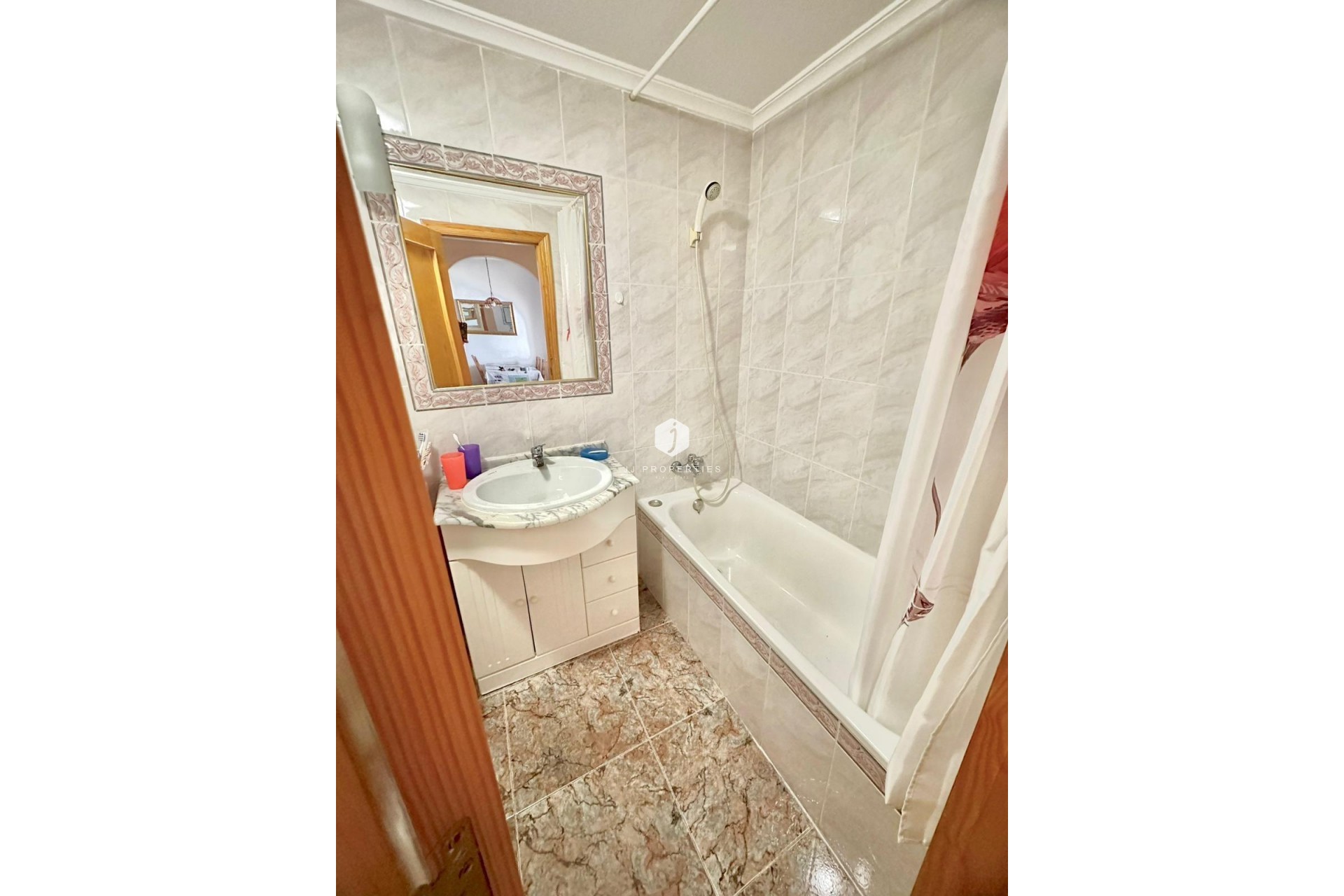 Aus zweiter Hand - Bungalow -
Guardamar del Segura - El Moncayo