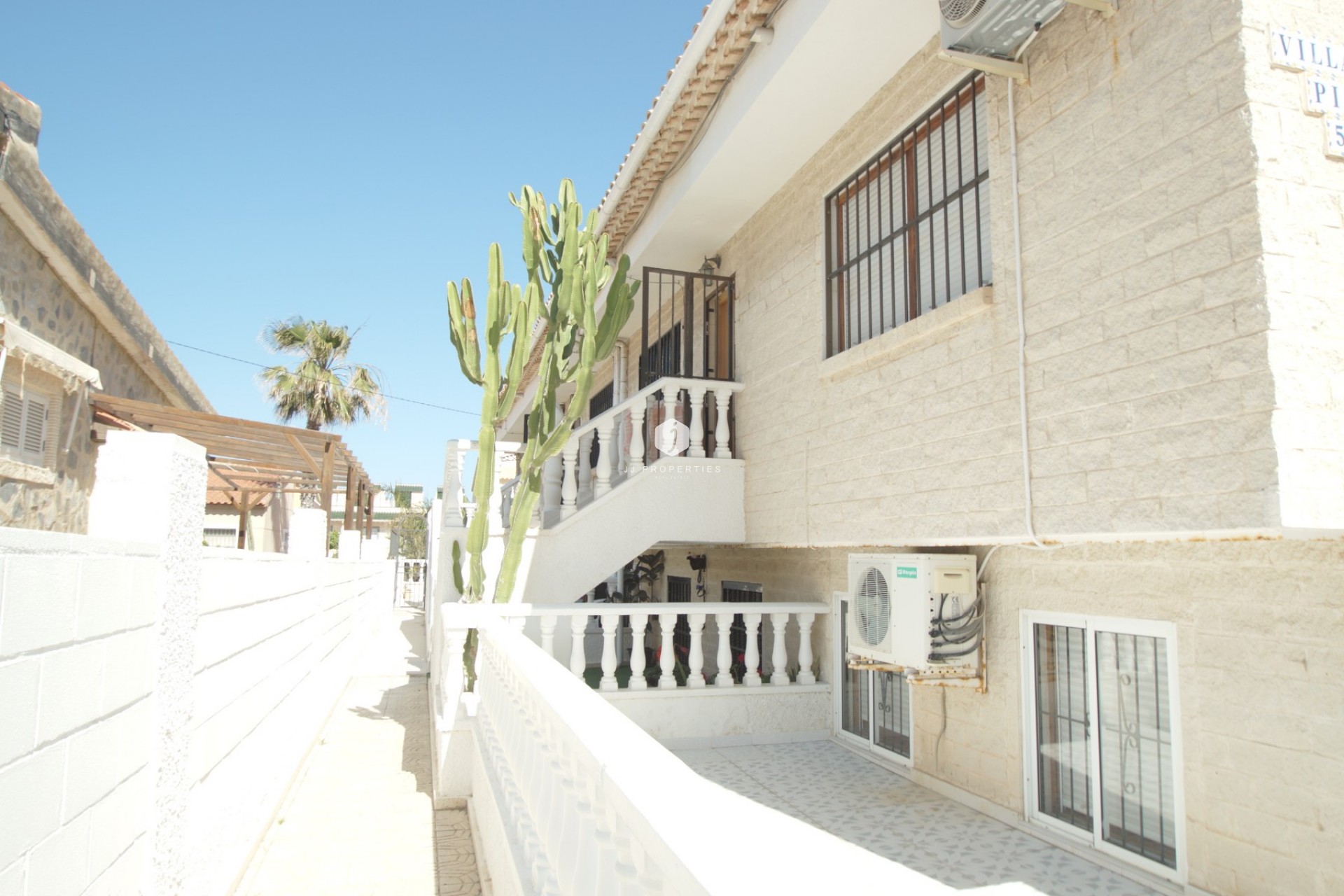 Aus zweiter Hand - Bungalow -
La Mata - Costa Blanca