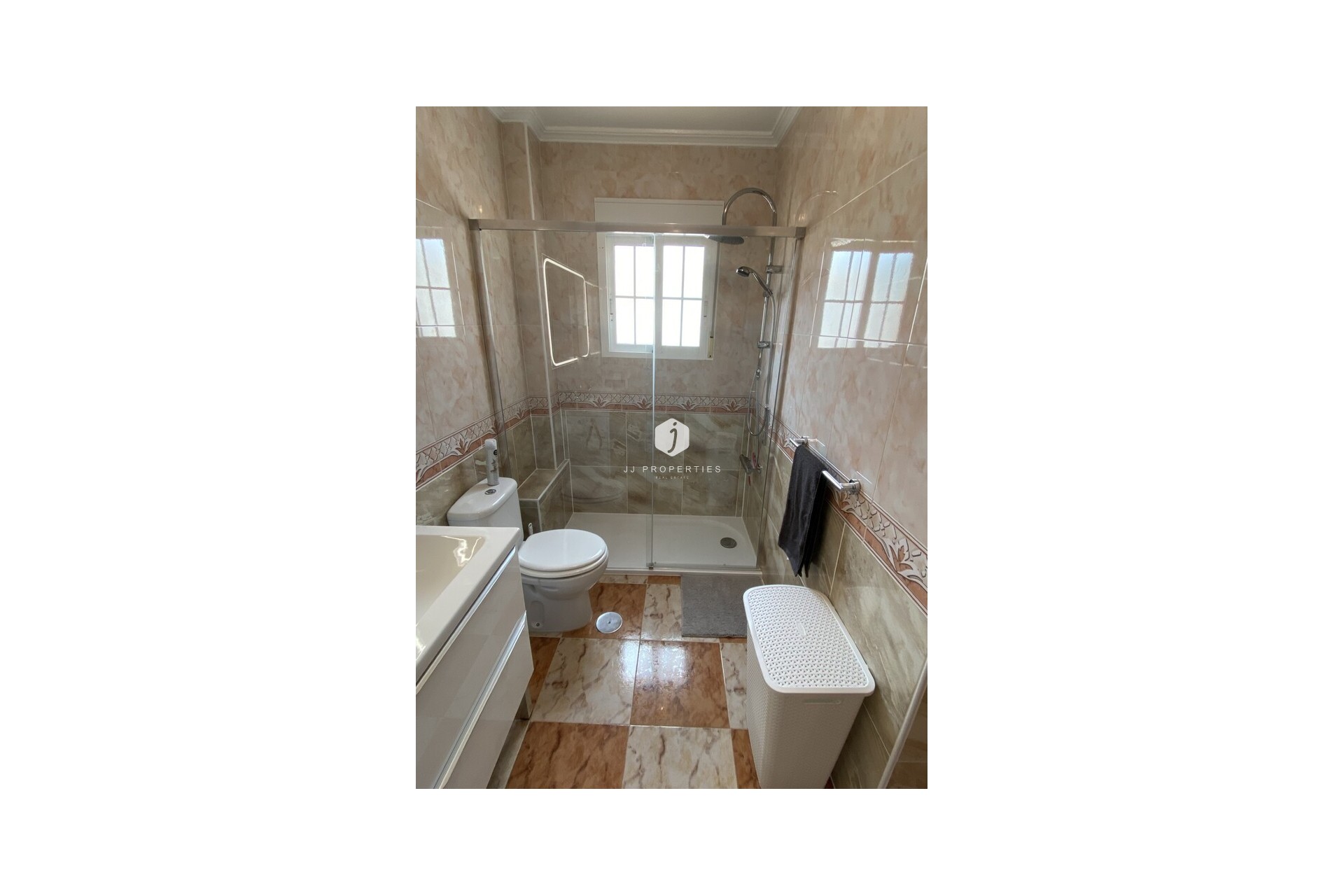 Aus zweiter Hand - Bungalow -
Lomas de Caboroig - Costa Blanca