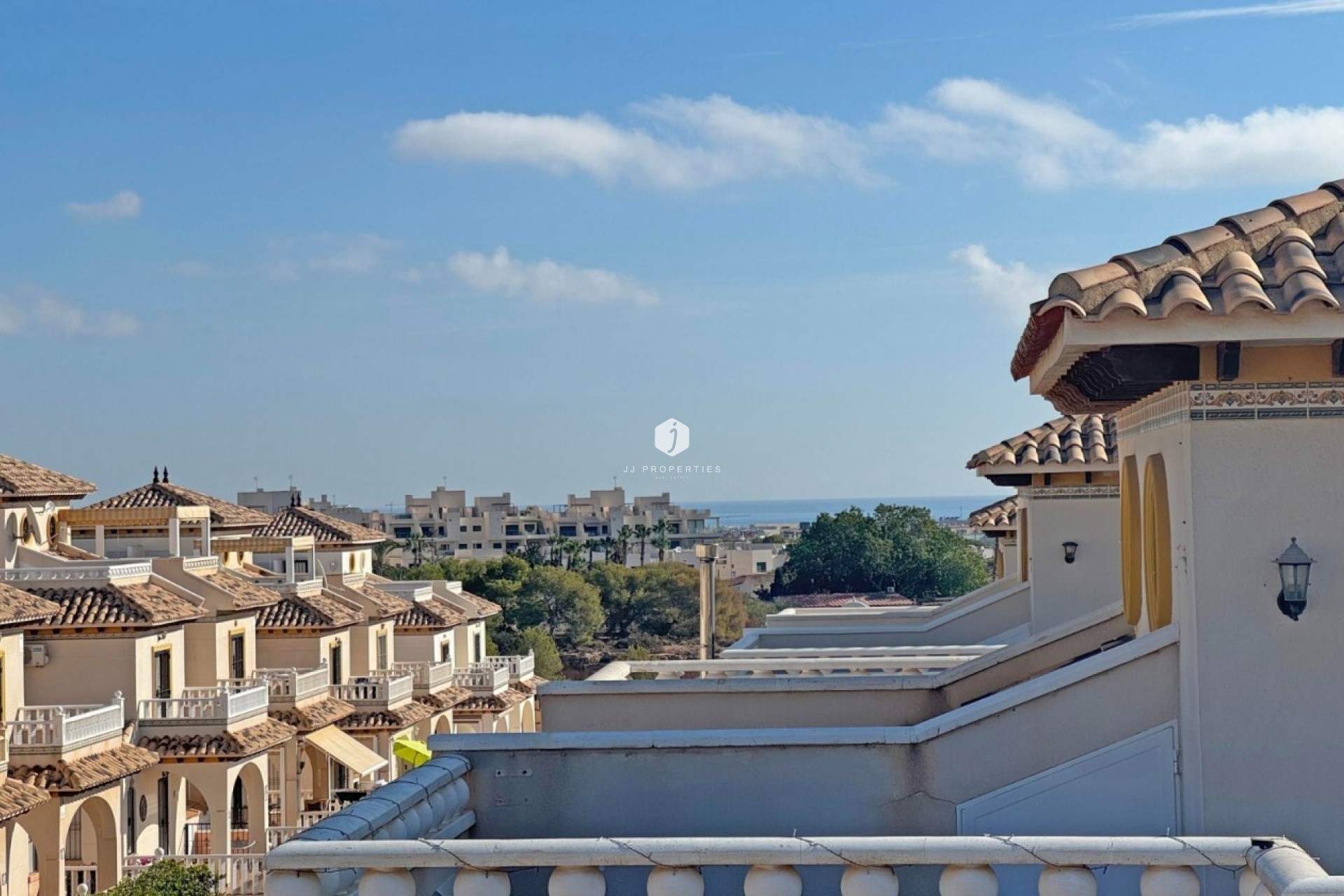 Aus zweiter Hand - Bungalow -
Lomas de Caboroig - Costa Blanca