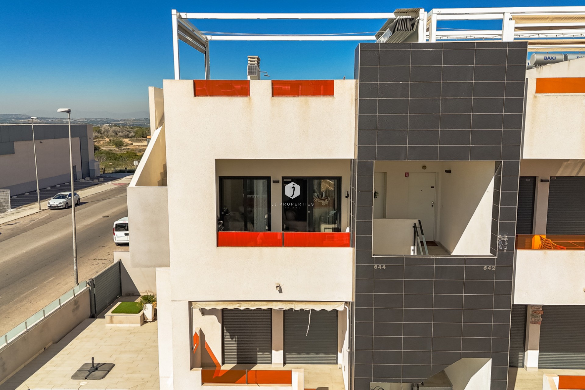 Aus zweiter Hand - Bungalow -
Los Altos - Costa Blanca
