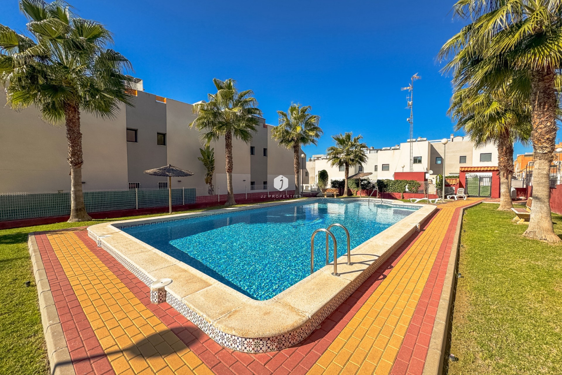 Aus zweiter Hand - Bungalow -
Los Altos - Costa Blanca