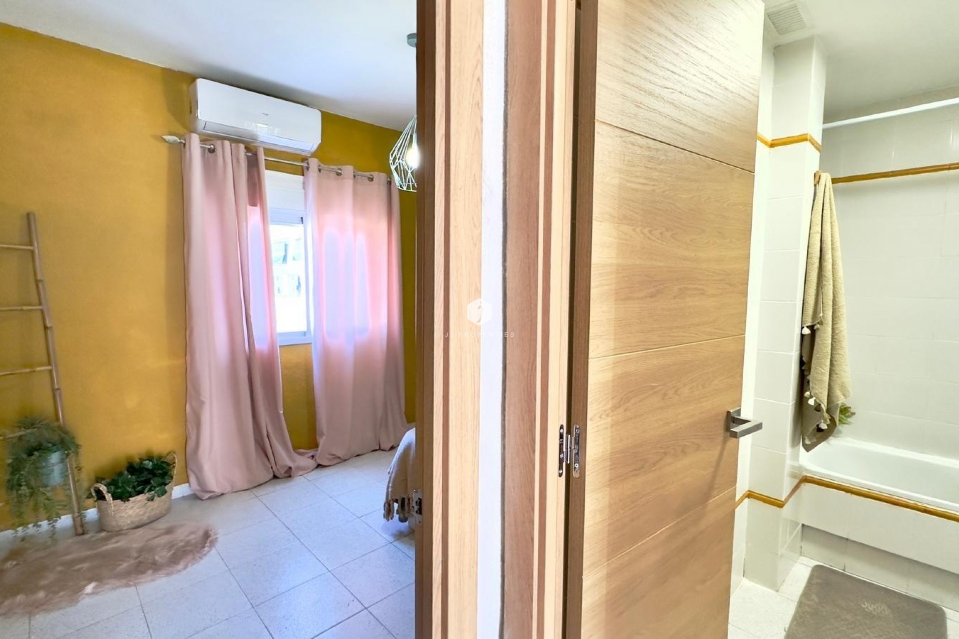 Aus zweiter Hand - Bungalow -
Orihuela Costa - Cabo Roig